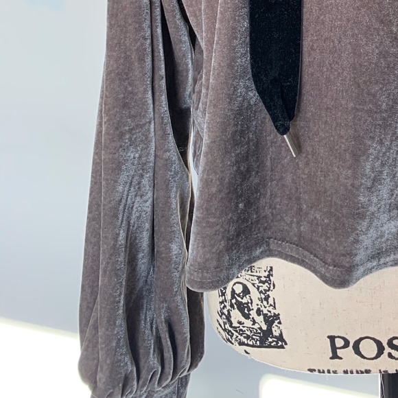 Zara Sweater - Picture 2 of 4